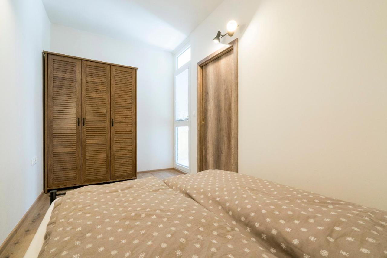 Stylish Centrally Located 1Br Apartment With Parking Bratislava Eksteriør billede